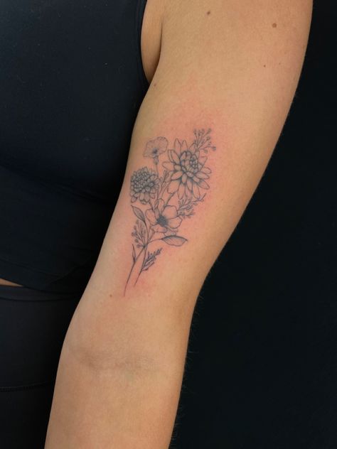 Mom Tattoos Birth Flowers, Parents Birth Flower Tattoo, August Flower Bouquet Tattoo, Grandparents Birth Flower Tattoo, Flower Tattoos For Family, Memorial Bouquet Tattoo, Birthday Flowers Bouquet Tattoo, Birth Flowers Shoulder Tattoo, Three Birth Flowers Tattoo