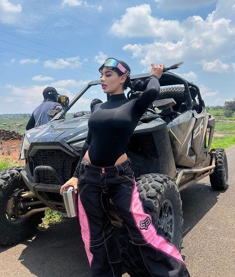 Off Road Outfits For Women, Atv Riding Outfit Winter, Off Roading Outfit For Women Mexican, Fourwheeling Outfit, Ruta Outfit Mujer, Atv Outfit Woman, Offroading Outfit Women, 4 Wheeler Outfit, Off Roading Outfit