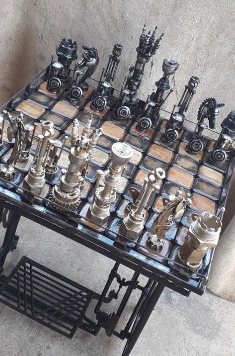 Camshaft Art, Diy Chess Set, Steampunk Diy Crafts, Chess Boards, Welding And Fabrication, Welding Art Projects, Chess Sets, Steampunk Design, Metal Art Welded