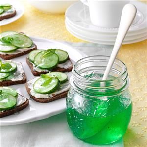 Mint Jelly Recipe, Currant Jelly, Blue Ribbon Recipes, Homemade Jelly, Jelly Recipe, Mint Recipes, Jam And Jelly, Jelly Recipes, Green Food Coloring