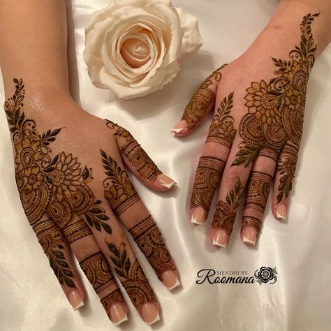 @nurahshenna inspired party henna 🤍 - #henna #hennaart #hennaartist #hennainspo #mehndi #mehndidesign #mehndiartist #mehndiinspo #mehndidesigns #hennadesigns #arabichenna Party Henna, Henna Inspo, Henna Ideas, Henna Tattoo Designs Hand, Arabic Henna, Cute Mobile Wallpapers, Latest Simple Mehndi Designs, Mehndi Artist, Side Design