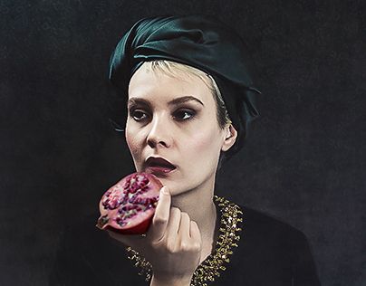 Check out new work on my @Behance portfolio: "Woman with a pomegranate" http://on.be.net/1LM7LCp Eating Pomegranate Reference, Hand Holding Pomegranate, Vampire Eating, Pomegranate Ideas, Holding Pomegranate, Pomegranate Girl, Eating Pomegranate, Modern Persephone, Pomegranate How To Eat