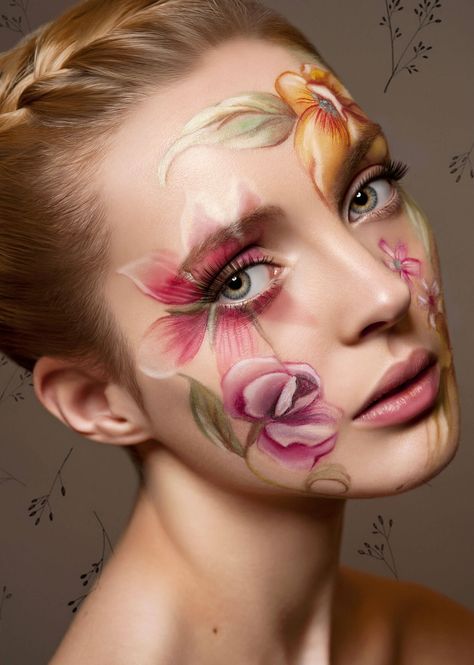 Adele Makeup, Foundations For Oily Skin, Art Eyes, Extreme Makeup, Foundation For Oily Skin, Woman With Flowers, Flower Makeup, High Fashion Makeup, Beauty Flowers