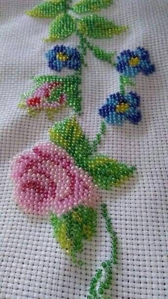 Pola Kristik, Stylish Crochet, Bead Embroidery Patterns, Cross Stitch Patterns Flowers, Flowers Embroidery, Beaded Cross Stitch, Embroidery Flowers Pattern, Beaded Cross, Floral Cross Stitch