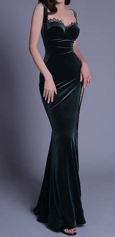 Hollywood Glam Dress, Green Formal Dresses, Dark Dress, Fashion Drawing Dresses, Royal Dresses, Gala Dresses, Glam Dresses, Fancy Outfits, Going Out Dresses