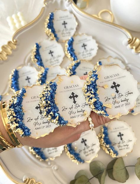 Baptism Favors For Boys, Christening Party, Baptism Ideas, Henna Night, Communion Favors, Christening Favors, Cross Gift, Boy Christening, Baptism Party