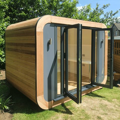 A three-room garden studio in Tunbridge Wells with cinema, kitchen and gym Small Garden Office, Insulated Garden Room, Micro Garden, Garden Pods, Narrow Garden, Ensuite Shower Room, Office Pods, Backyard Office, Office Garden