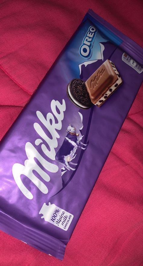 💜💜💜 Kisses Chocolate Snap Ideas, Milka Chocolat Aesthetic, Chocolate Milk Aesthetic, Chocolate Milka Oreo, Streaks Snapchat, Foodie Aesthetic, Milka Chocolate, Fake History, Recipe Baking