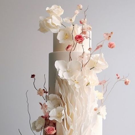 Ruffled Wedding Cake, Ruffle Wedding Cake, Luxury Wedding Cake, A Thing Of Beauty, Modern Wedding Cake, Cool Wedding Cakes, White Wedding Cake, Wedding Cake Designs, London Wedding