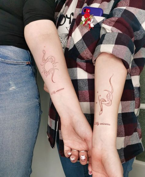 Couples Snake Tattoos, Duo Tattoos Siblings, Snake Couple Tattoo, Snake Matching Tattoos, Matching Tattoos Snake, Sibling Tattoos 2 Sisters, Duo Tattoos, Sibling Tattoo Ideas, Matching Sibling Tattoos