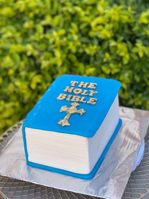 Blue bible cake Bible Cakes Ideas, Bible Cake Design Ideas, Bible Cake Birthday, Bible Cake Ideas For Pastor, Bible Cake Ideas, Bible Birthday Cake, Christian Cakes, Cake Engagement, Cake Themes