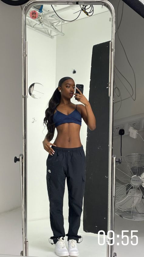 Gym Looks Black Women, 110lbs Woman, Slim Black Girls Outfit Style, Lean Body For Black Women, Abs On Black Woman, 120 Pounds Woman, Slim Baddie, Black Fit Body Goals, Cute Birthday Hairstyles