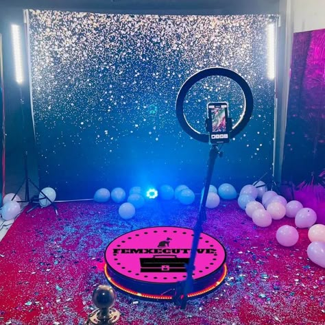 Disco Moodboard, Ring Light Mirror, Photowall Ideas, 360 Photo Booth, 360 Photo, Video Booth, 13th Birthday Parties, 18th Birthday Party, Event Activities