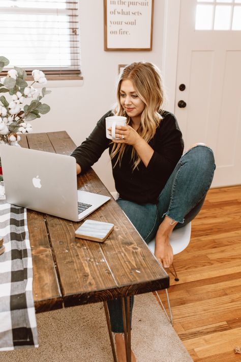 Happy At Work Picture, Workshop Photoshoot, Local Business, Women Workshop, Good Life Aesthetic, Woman Working On Laptop Aesthetic, Women With Wine Photography, Wine Influencer Photo, Drinking Coffee Photography Woman