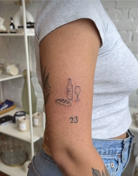 Irish Inspired Tattoos, Uk Tattoo Ideas, Irish Tattoos For Women, Dublin Tattoo, Irish Tattoo, Ireland Tattoo, Biblical Tattoos, Green Tattoos, Irish Tattoos