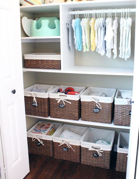 nursery closet organization. I love love love being organized. Nursery Closet Organization, Baby Closet Organization, Diaper Storage, Nursery Closet, Green Nursery, Baby Closet, Nursery Organization, Baby Organization, Baby Bedroom