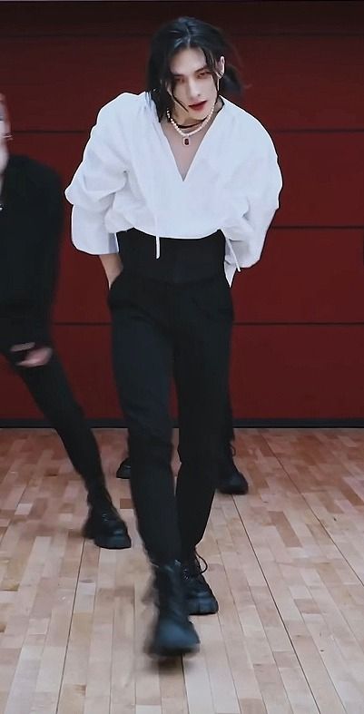 Kpop Dance Practice Outfits Male, Hyunjin Venom Outfit, Thunderous Dance Practice, Hyunjin Full Body Photo, Hyunjin All Black Outfit, Hyunjin Dance Practice, Hyunjin White Button Up, Hyunjin Hands, Hyunjin Your Behavior Is So Ugh