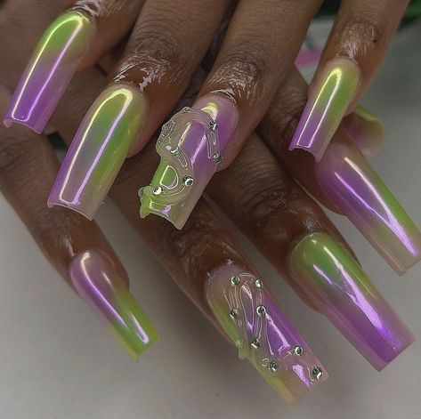 Green And Purple Nails Ideas, Lavender And Green Nails, Purple Fairy Nails, Green Purple Nails, Green And Purple Nails, Purple And Green Nails, Purple Ombre Nails, Purple Nail Designs, Lavender Nails