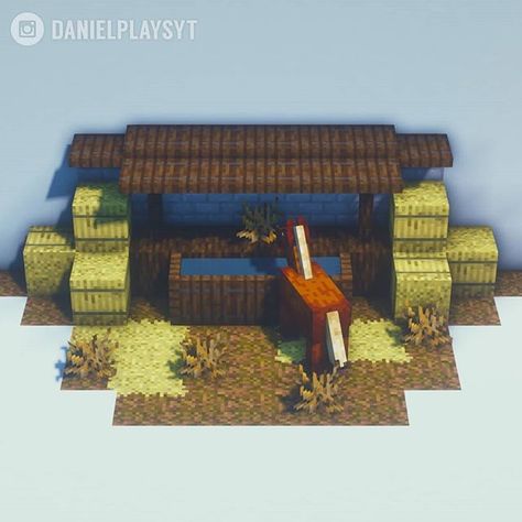 DanielPlays в Instagram: «🌾 Here's a horse trough build for inspiration! Complete with hay bales, a trough full of fresh water and of course an actual horse!…» Minecraft Horse Ranch Ideas, Minecraft Farm Lighting, Minecraft Houses With Tutorial, Minecraft Build Interior, Simple Horse Stable Minecraft, Mc Horse Stable, Minecraft Horse Ranch, Minecraft Horse Stables Tutorial, Porch Minecraft