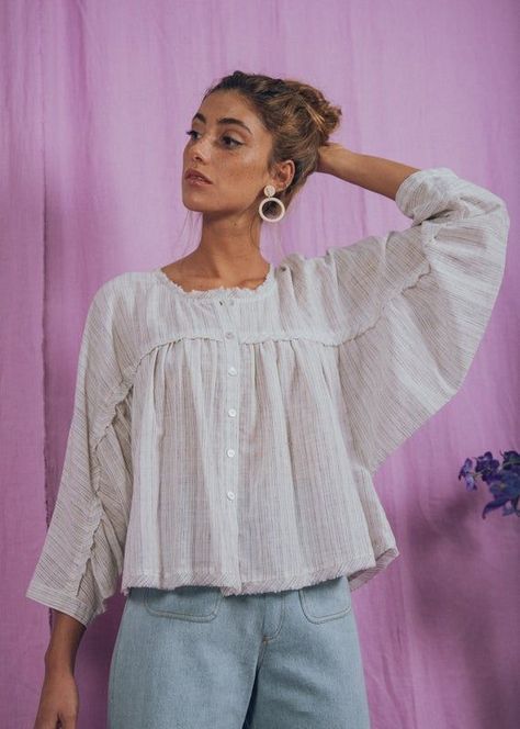 a2cc63e065705fe938a4dda49092966fdesc43251502ri Boho Chique, Boho Pullover, Boho Mode, Feminine Top, Mode Boho, Boho Blouse, Gathered Sleeves, Vintage Blouse, Peasant Top