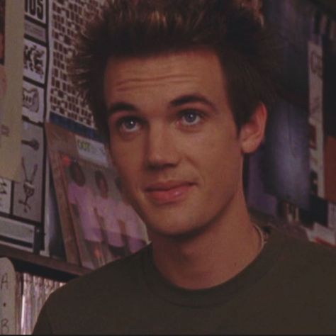 naley enthusiast 🥺 on Instagram: “absolutely HATED him at first but then he became one of my faves 😂💜 “chris keller can do it all, baby” #chriskeller #tylerhilton…” Chris Keller One Tree Hill, Chris Keller, Tyler Hilton, Nathan Scott, Joe Jonas, Tree Hill, One Tree Hill, One Tree, Alter Ego