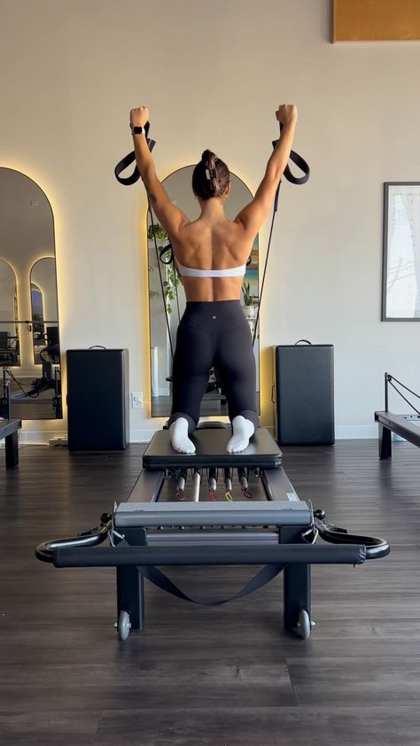 Alexsia | Who else loves training upper body?! • • • #pilates #pilatesinstructor #reformerpilates #reformerclass #pilatesreformer #upperbodypilates... | Instagram Reform Pilates Aesthetic, Pilates Toned Arms Aesthetic, Women Pilates Aesthetic, Working Out Pilates, Workout Aesthetic Pilates, Mega Reformer Pilates, Straight Posture Vision Board, Yoga Self Care, Pilates Room Aesthetic