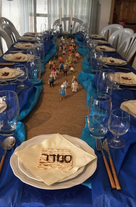 Passover Outfits, Passover Table Decorations, Passover Decor, Passover Table Setting, Passover Seder Table, Bible Food, Seder Meal, Passover Seder Plate, Seder Table