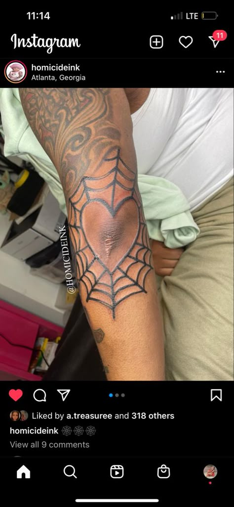 Spiderweb Sleeve Tattoo, Spider Tattoo Black Women, Spider Web Hand Tattoos For Women, Heart Sleeve Tattoo, Spiderweb Tattoo Forearm, Spider Man Tattoos Ideas, Small Knee Tattoos Women, Arm Tattoo Black Women, Spider Web Heart Knee Tattoo