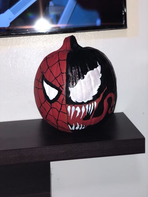 Half Spiderman Half Venom pumpkin painting Painting Punkin Ideas Cute, Pumpkin Paint Decorating Ideas, Painted Spiderman Pumpkin, Venom Carving Pumpkin, Pumpkin Painting Superhero, Spider Man Pumpkin Painting Ideas, Batman Pumpkin Painting Ideas, Flash Pumpkin Painting, Pumpkin Painting Ideas For Big Pumpkins