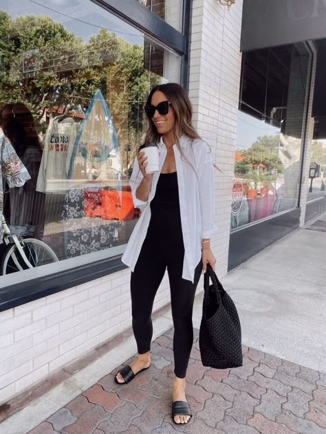 White Button Down Shirt Outfit, White Blouse Outfit, Button Down Shirt Outfit, Button Down Outfit, Shirt Outfit Summer, Oversized White Shirt, Look Legging, White Shirt Outfits, Legging Outfits