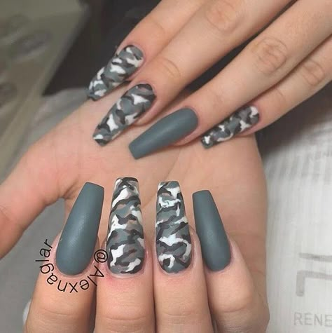 Camo Acrylic Nails, Camo Nail Designs, Army Nails, Camouflage Nails, Camo Nails, Matte Nails Design, Black Nail, Summer Acrylic Nails, Holographic Nails