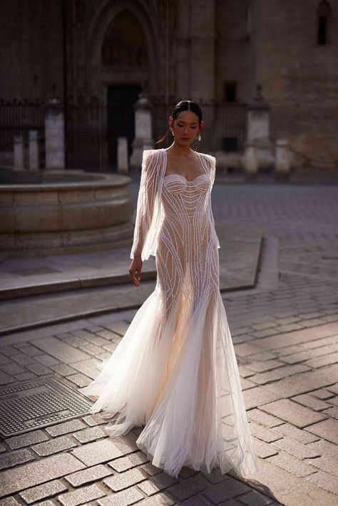 Julie Vino Wedding Dress, Wedding Gown Simple Elegant, Wedding Gown Simple, Dream Wedding Ideas Dresses, Bridal Fashion Week, Wedding Dress Trends, Long Sleeve Wedding, Wedding Dress Sleeves, Bridal Fashion