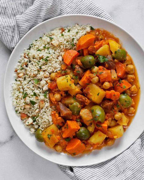 Carrots And Sweet Potatoe, Sweet Potato Ratatouille, Parsnip And Carrot Recipes, Roast Carrots And Parsnips, Vegetable Tagine Moroccan, Thick Stew, Vegan Stew, Sunday Meal Prep, Root Vegetables