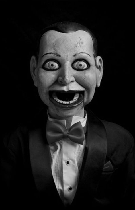 Ventriloquist Dummy with Mouth Gaping Open Dead Silence, Ventriloquist Dummy, Creepy Photos, Flash Sheet, Horror Movie Icons, Horror Artwork, Film Horror, Horror Movie Art, Creepy Clown