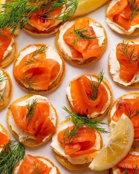 Cured Salmon Appetizers, Xmas Nibbles, Wedding Canapés, Salmon Snack, Gin Party, Smoked Salmon Appetizer, Salmon Appetizer, Cured Salmon, Recipetin Eats