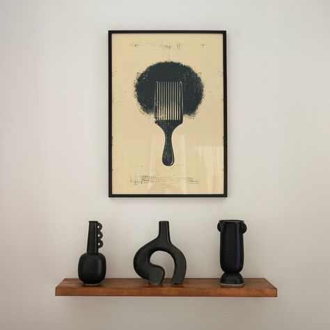 Vintage style poster of an afro hair comb, the art has a monochromatic and minimalistic colour scheme and a striking grainy effect. Tradition and modernity are beautifully fused together, making it an ideal addition to both contemporary and classic interior designs. Tradition and modernity are beautifully fused together, making it an ideal addition to both contemporary and classic interior designs. Makes a perfect gift for your friend's housewarming, birthday, Christmas or other special events. Modern African Decor, Afro Pick, Pick Comb, Afrocentric Art, Classic Interior Design, Art African, American Decor, Afro Puff, African Decor