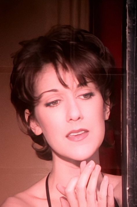 Celine Dion Short Hair, Celine Dion 90s, Celion Dion, Chuck Bass, Celine Dion, My Hero, Short Hair, Love Her, Short Hair Styles