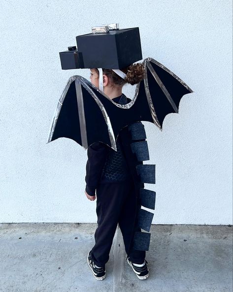 Homemade ender dragon costume from mine craft Enderdragon Costume Diy, Ender Dragon Costume, Enderman Costume, Ender Dragon, Enderman Costume Diy, Diy Minecraft Ender Dragon Costume, Minecraft Enderman Halloween Costume, Minecraft Ender Dragon, Bat Costume