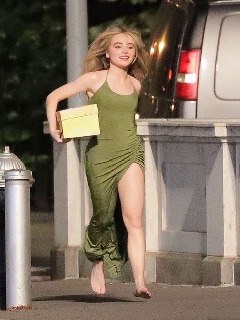 Normal Body, Disney Films, The Doctor, Sabrina Carpenter, Basic Style, Pretty Outfits, Fashion Inspo Outfits, Fashion Inspo, Mac