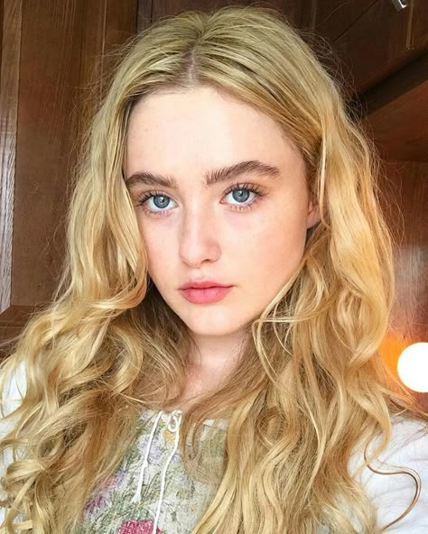 - ̗̀ saith my he A rt  ̖́- Kathryn Newton Icons, Katheryn Newton, Kathryn Love Newton, Blonde Actresses, Kathryn Newton, The Source, Face Claims, Lancaster, Woman Face