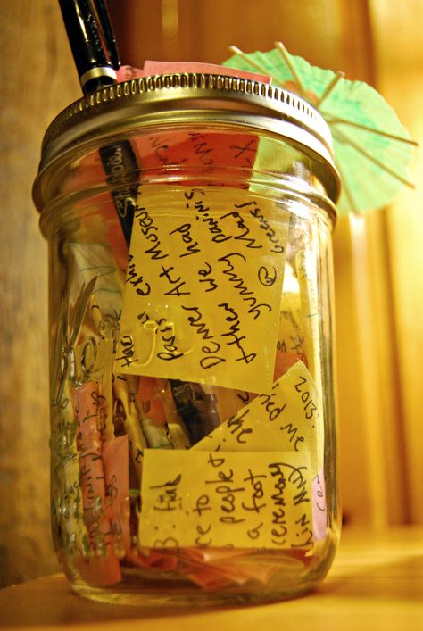 Mason jar full of little sticky notes, every one of them with something, someone, or something that happened that I'm thankful for. Great idea, doing it again next year :) Jar Full Of Notes, Jar With Notes, Aesthetic Jars, Reckless Aesthetic, 365 Note Jar, Queer Christmas, Thankful Crafts, Note Jar, Jar Of Notes