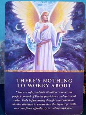 Angel Therapy, Archangel Prayers, Angel Tarot Cards, Divine Providence, Angel Blessings, Image Couple, Angel Signs, Angel Tarot, Angel Oracle Cards