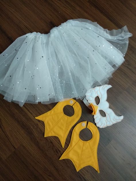 Goose Costume Diy, Duck Fancy Dress, Goose Costume, Duck Costume, Duck Costumes, Christmas Concert, School Play, Couple Halloween, Mothers Day Crafts