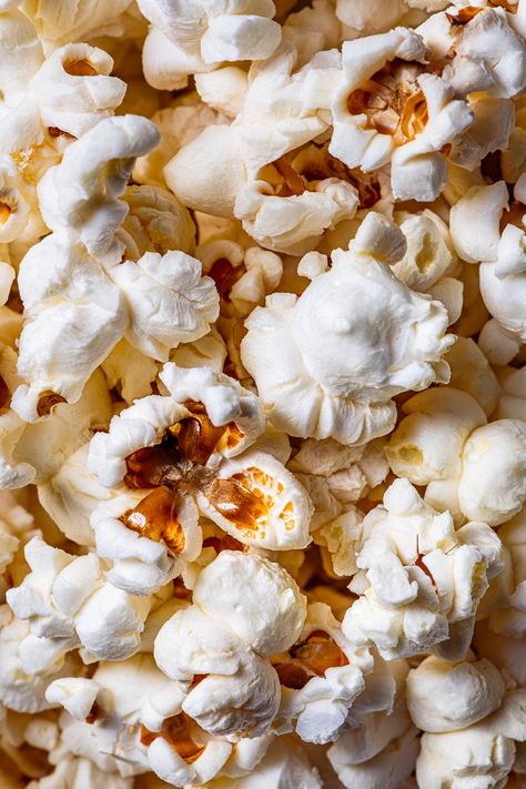 Close up of popcorn Closeup Food Photography, Popcorn Food Photography, Food Texture Photography, Popcorn Photography, Bethany Dobson, Macro Bowl, Macro Food Photography, Food Portrait, Food Texture