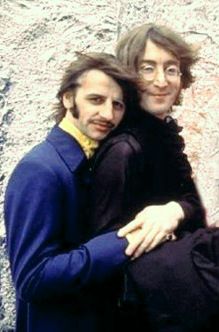 Ringo Starr and John Lennon. John Lennon Ringo Starr, Ringo Starr And Paul Mccartney, Cute Ringo Starr, John Lennon And Ringo Starr, Ringo Starr Cute Smile, Stuart Sutcliffe, Ringo Starr Help Movie, John Lennon With Cat, Ringo Star