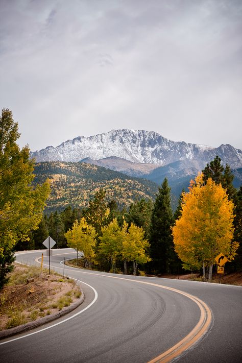 Pikes Peak Photography, Pikes Peak Colorado Pictures, Pikes Peak Wallpaper, Pikes Peak Colorado Photography, Colorado Springs Aesthetic, Seasons Drawing, Basement Art, Colorado Painting, Colorado Photos