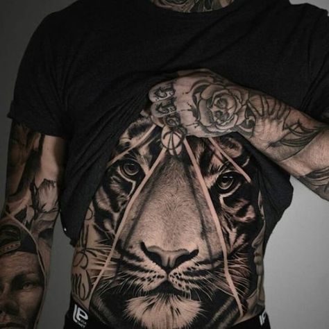 Mens Stomach Tattoo, Hyper Realistic Tattoo, Belly Tattoos, Torso Tattoos, Belly Tattoo, King Tattoos, Geniale Tattoos, Chest Tattoo Men, Stomach Tattoos