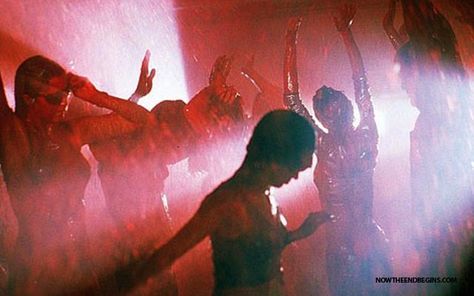 The World's First Blood Rave To Be Held In Amsterdam On Halloween Night....this world is unbelievable.... 90s Rave Aesthetic, Rave Aesthetic, Vampire Party, The Antichrist, Goth Rave, Vampire Goth, First Blood, Rave Party, End Of Days