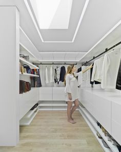 Dressing Room Closet, Dream Closet Design, Closet Design Layout, Walk In Closet Design, Luxury Closets Design, Wardrobe Designs, Closet Layout, Wardrobe Room, Closet Remodel