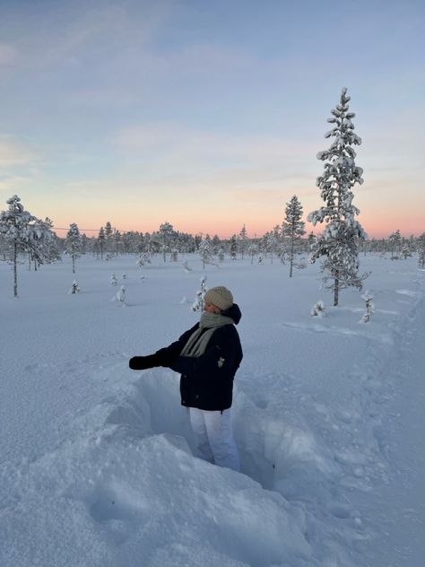 Finland Aesthetic Outfit, Winter In Scandinavia, Finland In Winter, Winter Outfits Skiing, Winter Aesthetic Vibes, Finland Winter Outfit, Finland Winter Aesthetic, Finland Aesthetic Winter, Finland Outfit Winter